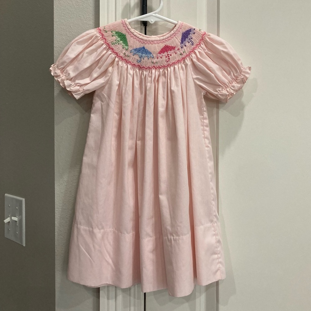 Rosalina Collections pink short sleeve smocked dress with umbrella 12 months GUC